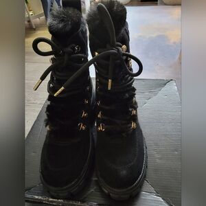DKNY CIARA Lace Up  Black Fur-Trimmed Combat Lug Boots Size 6.5